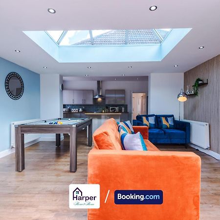 Spacious Detached Bungalow By Harperletting Short Lets & Serviced Accommodation Buckely With Pool Table & Driveway Buckley エクステリア 写真