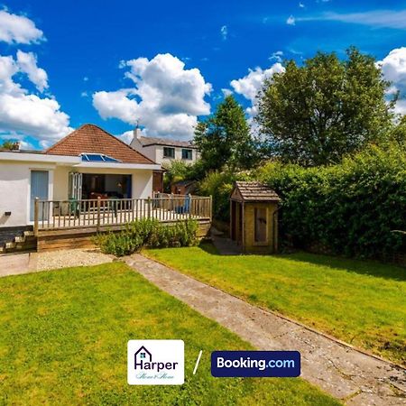 Spacious Detached Bungalow By Harperletting Short Lets & Serviced Accommodation Buckely With Pool Table & Driveway Buckley エクステリア 写真