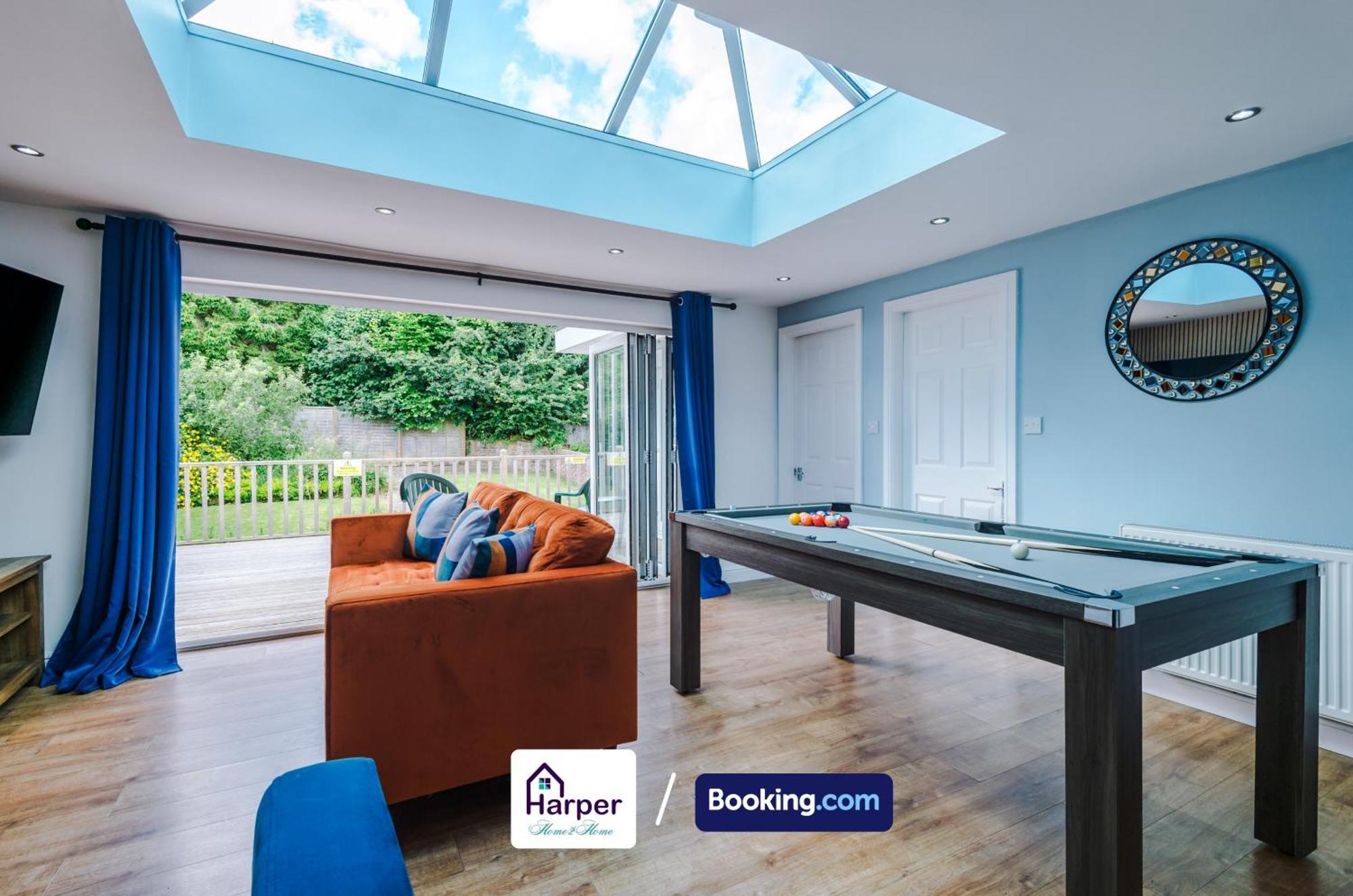 Spacious Detached Bungalow By Harperletting Short Lets & Serviced Accommodation Buckely With Pool Table & Driveway Buckley エクステリア 写真