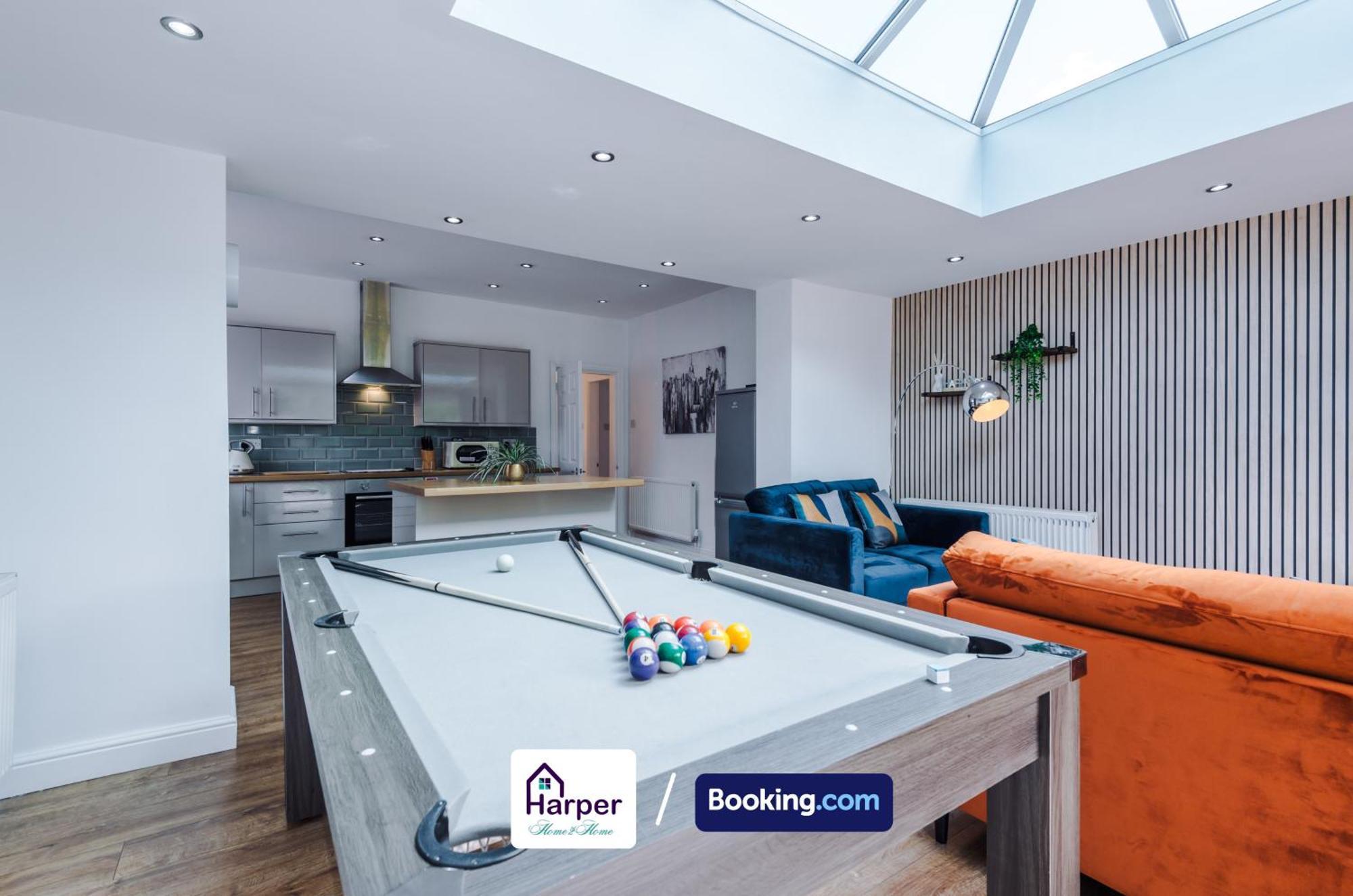 Spacious Detached Bungalow By Harperletting Short Lets & Serviced Accommodation Buckely With Pool Table & Driveway Buckley エクステリア 写真